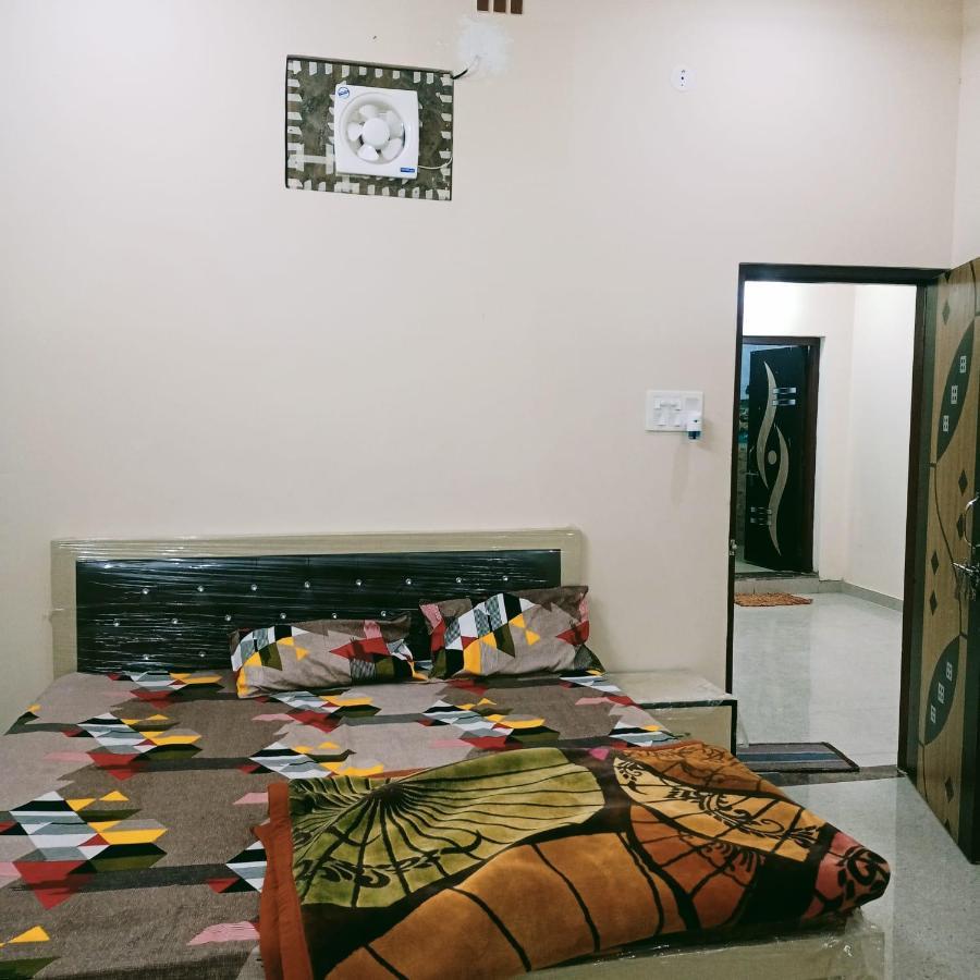 Radha Bhavan Vrindāvan Eksteriør bilde
